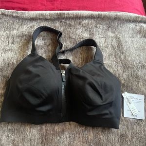 34DD Victorias Secret Sports Bra